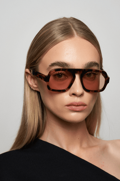 Elisa Johnson JANE in Brown Tortoise Maroon Lens