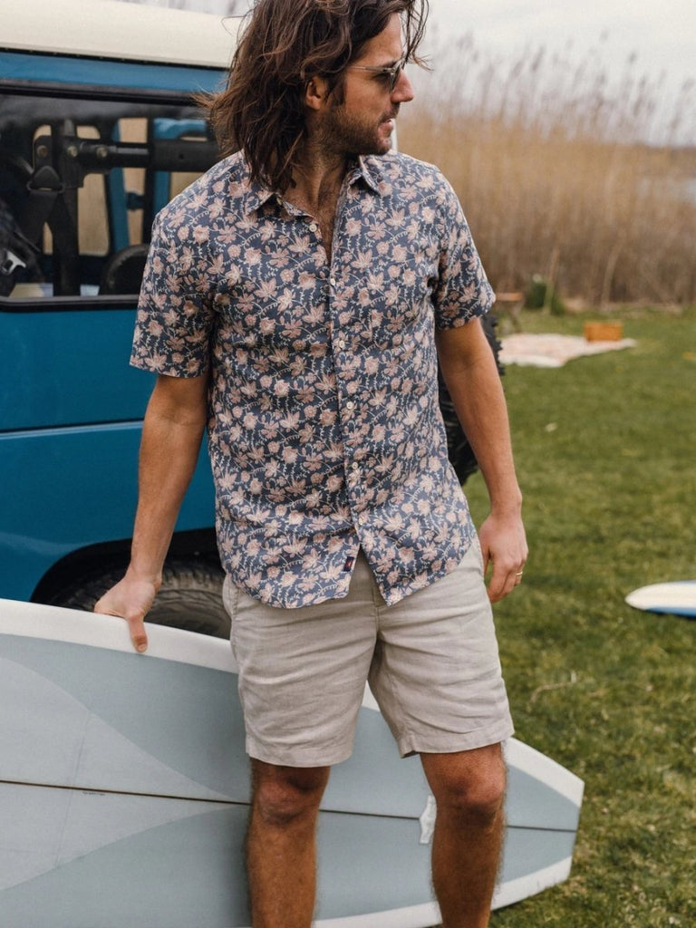 Faherty Short-Sleeve Breeze Shirt / Faded Floral Batik-nineNORTH